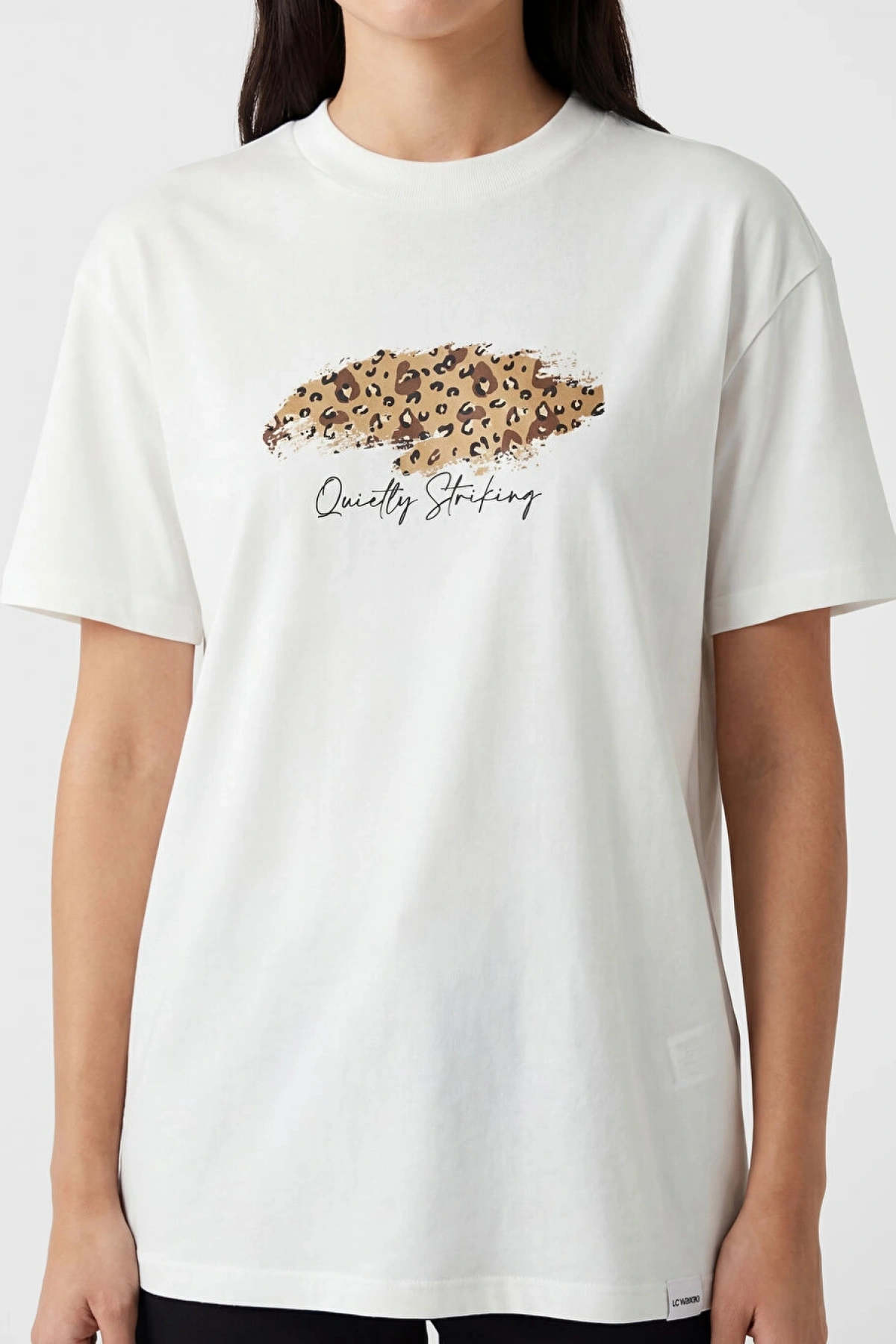 LCW Modest Ekru Bisiklet Yaka Baskılı Kadın Tişört