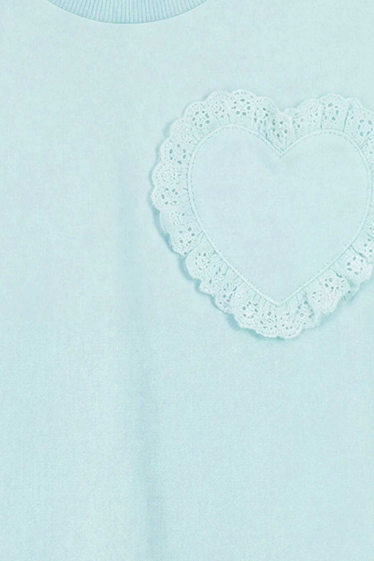 LCW Kids Turkuaz Bisiklet Yaka Nakışlı Kız Çocuk Tişört