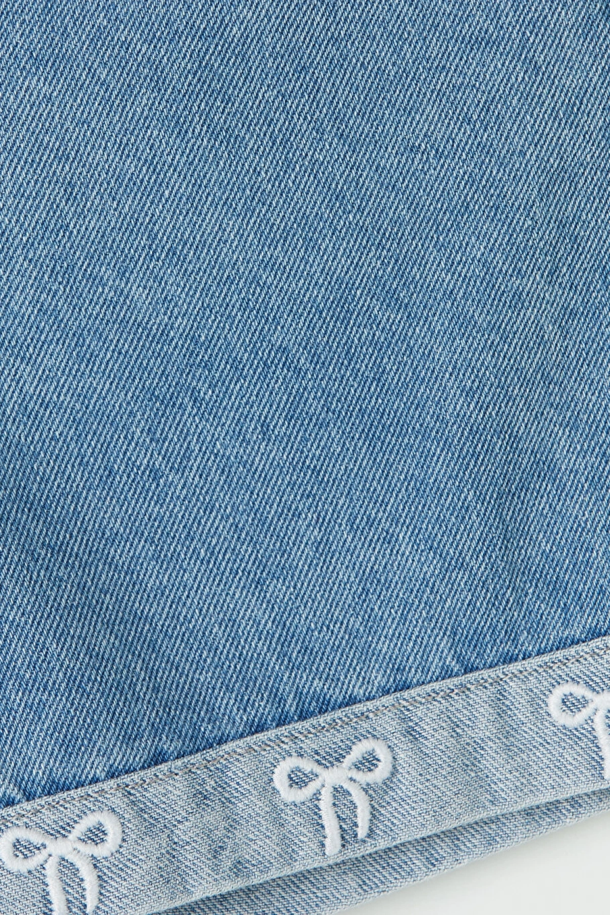 LCW Kids Indigo Fiyonk Nakışlı Kız Çocuk Jean Şort