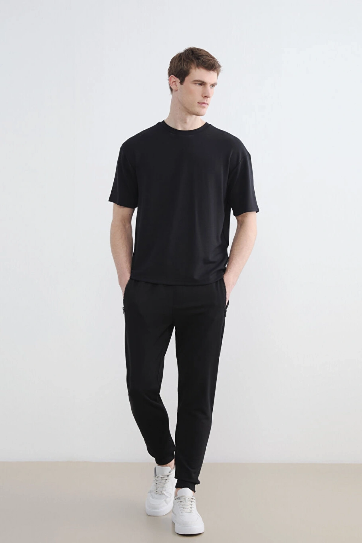 LCWAIKIKI Classic Siyah Standart Kalıp Erkek Jogger Eşofman Altı