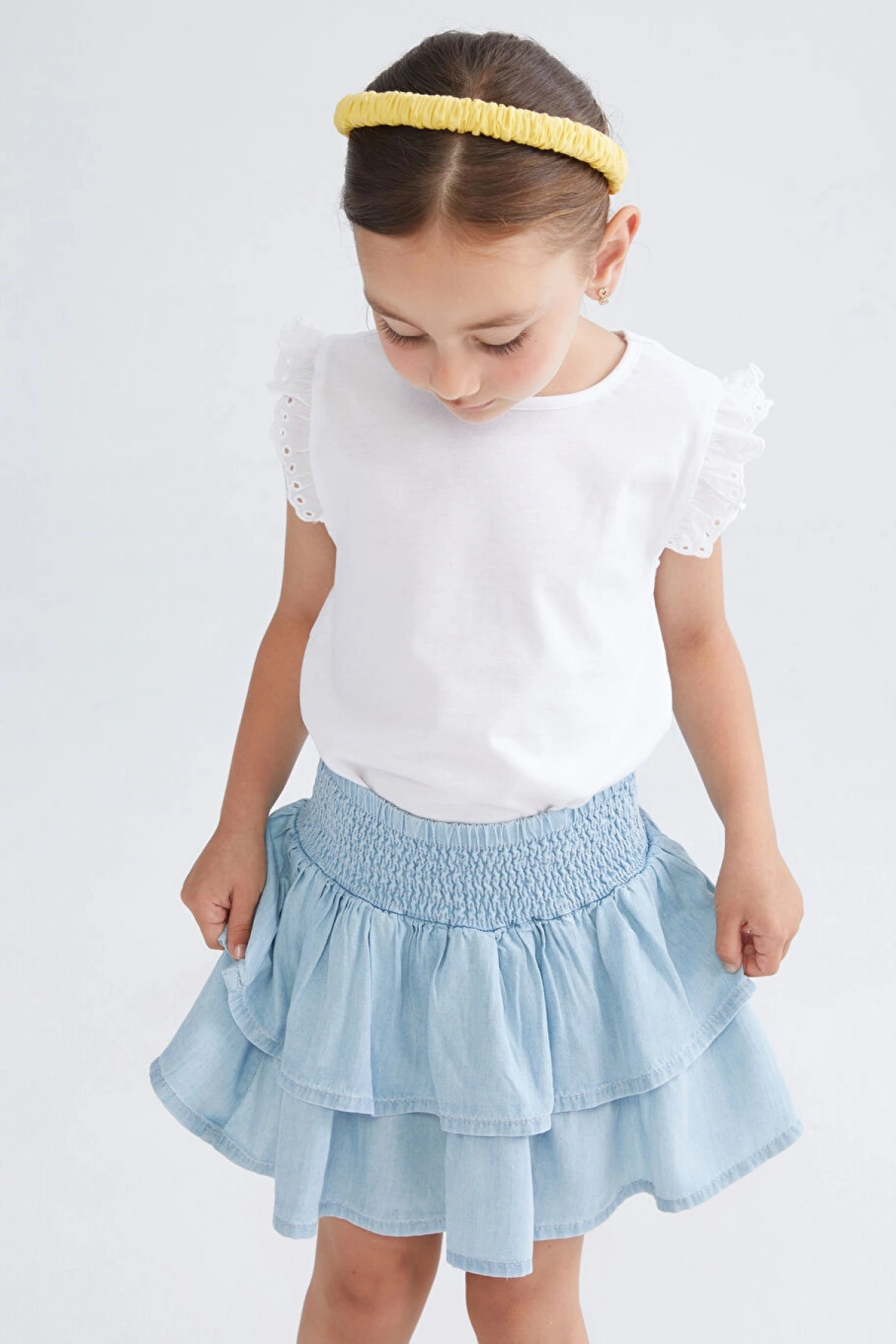 LCW Kids Beyaz Bisiklet Yaka Brodeli Penye Kız Çocuk Bluz