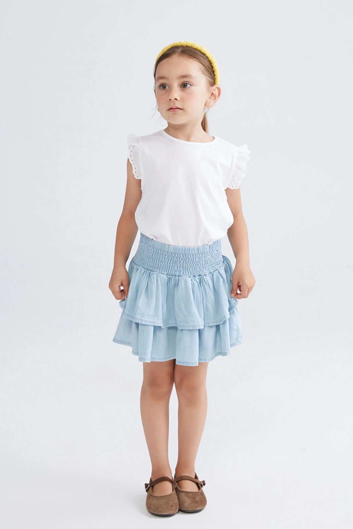 LCW Kids Beyaz Bisiklet Yaka Brodeli Penye Kız Çocuk Bluz