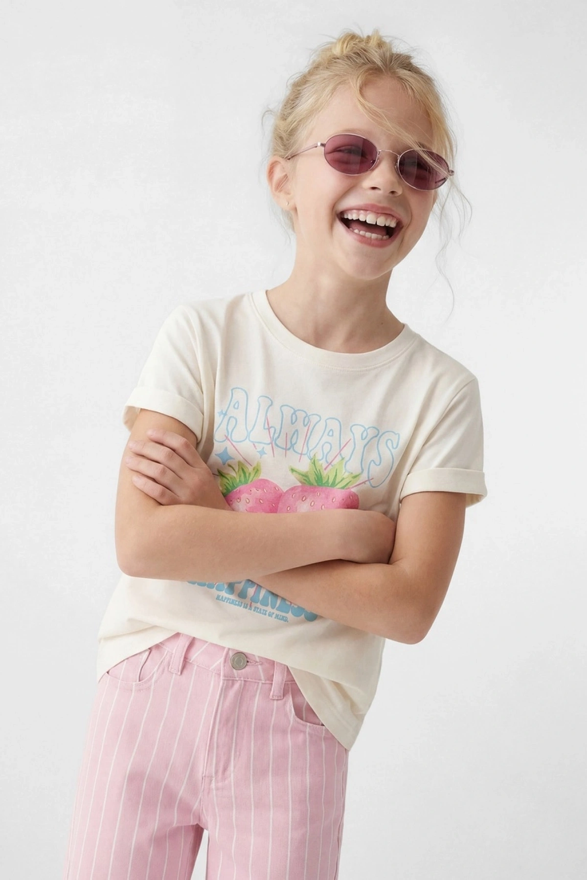 Kız Çocuk Pamuklu Kısa Kollu Bisiklet Yaka Çilek Baskılı Tişört