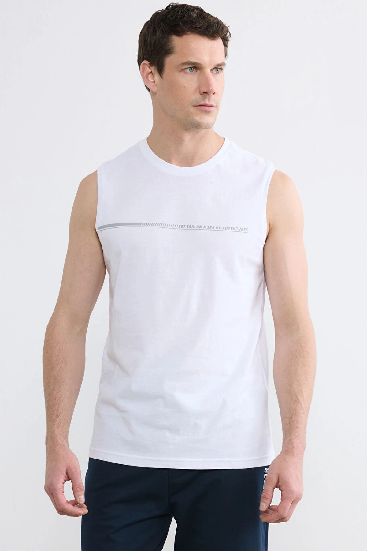 LCWAIKIKI Classic Beyaz Bisiklet Yaka Baskılı Erkek Kolsuz Tişört