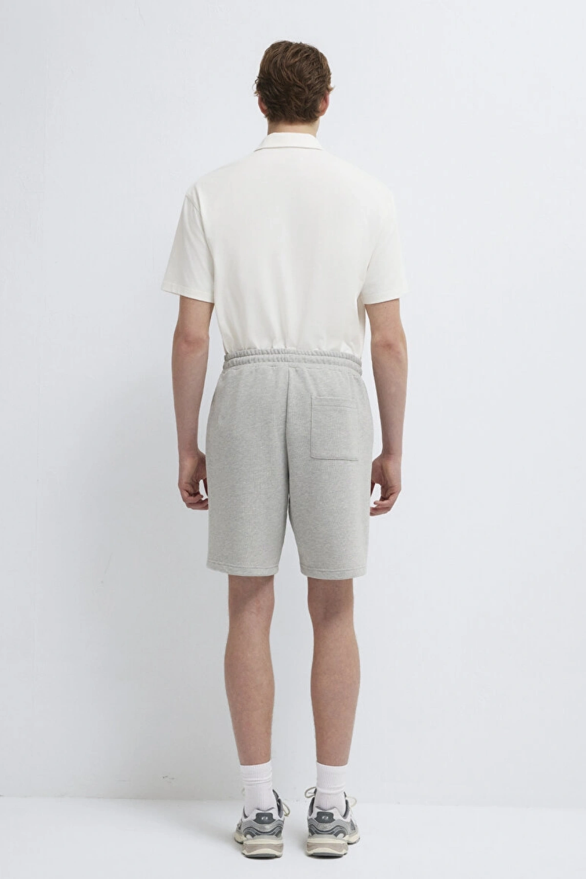 Mavi Logo Baskılı Gri Şort