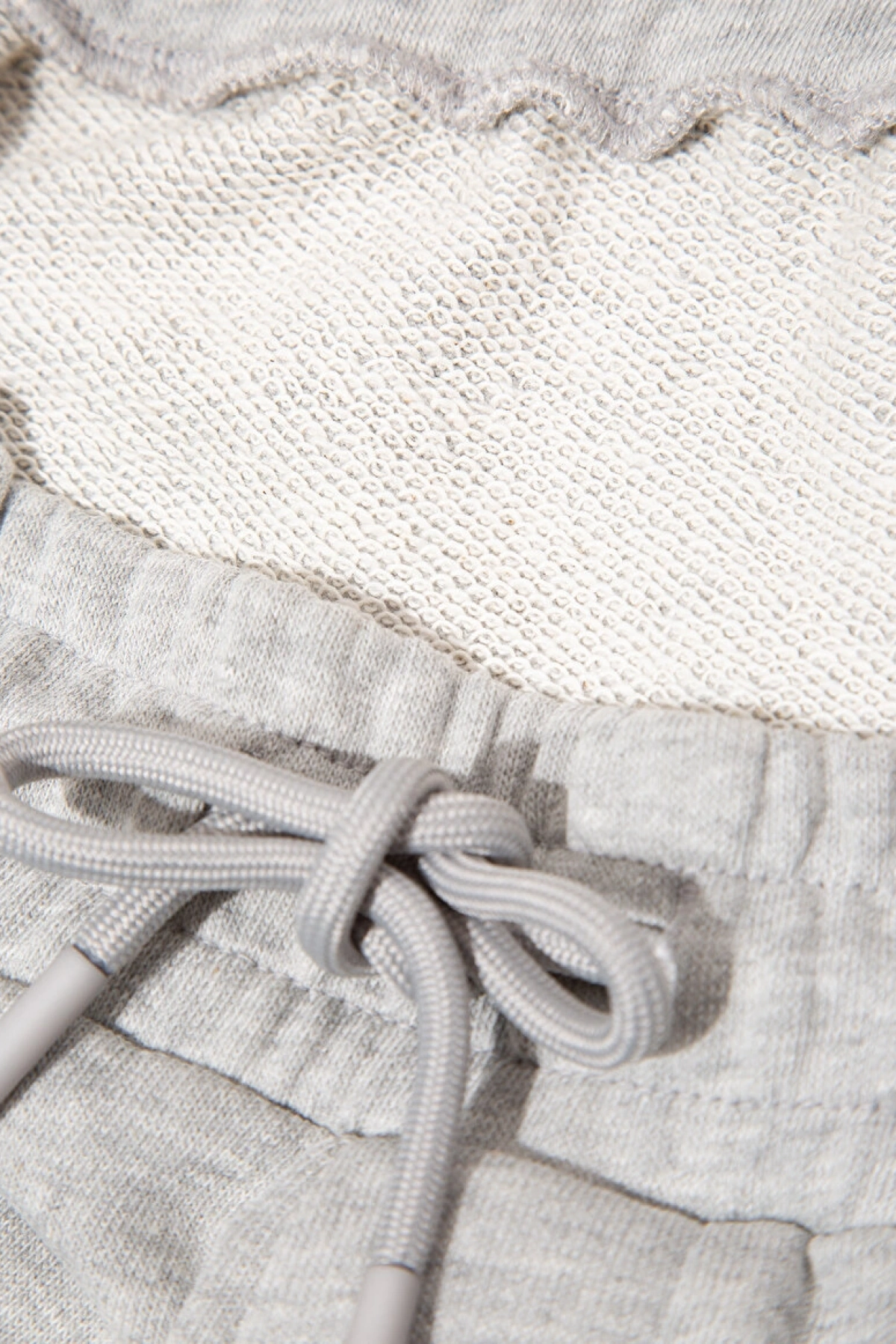 Mavi Logo Baskılı Gri Şort