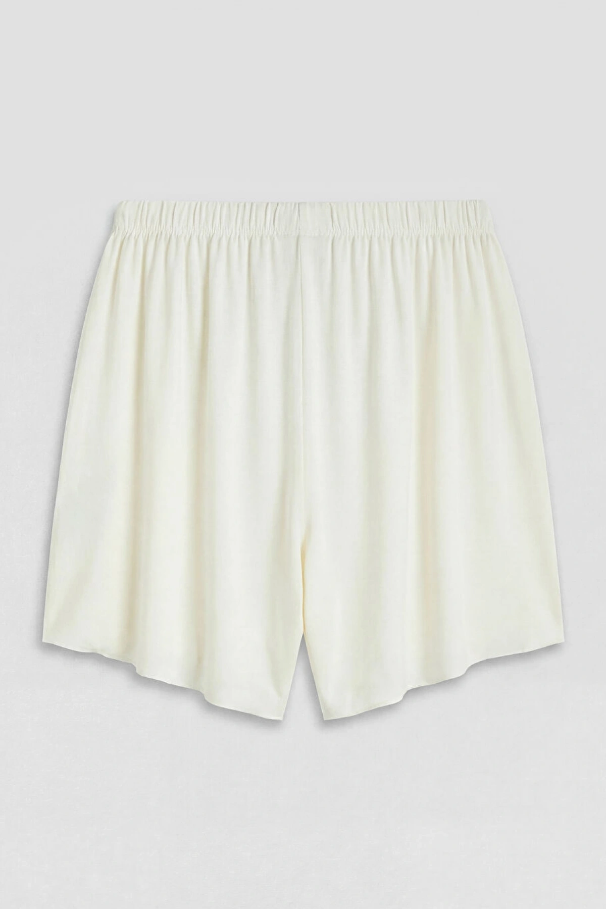 LCW DREAM Ekru V Yaka Fiyonklu Kadın Şortlu Pijama Takımı