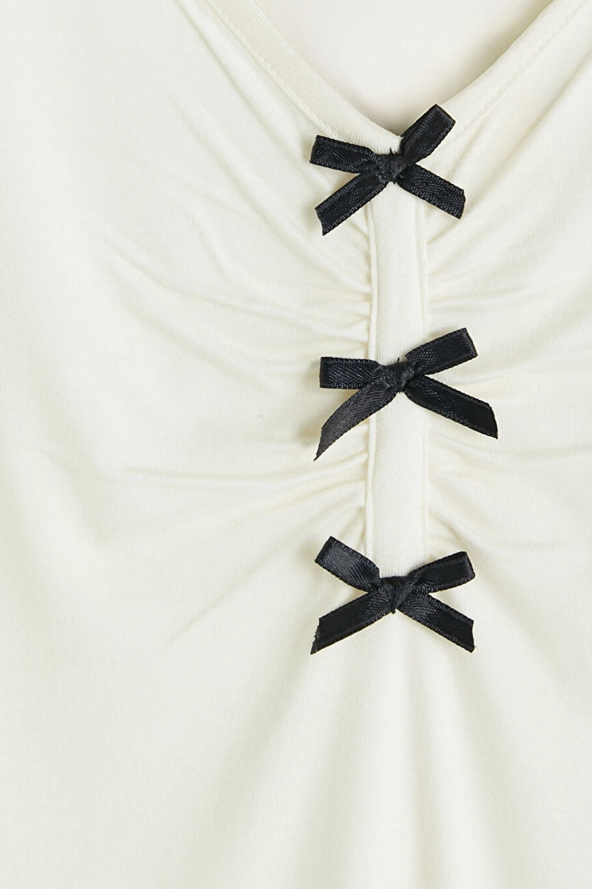 LCW DREAM Ekru V Yaka Fiyonklu Kadın Şortlu Pijama Takımı