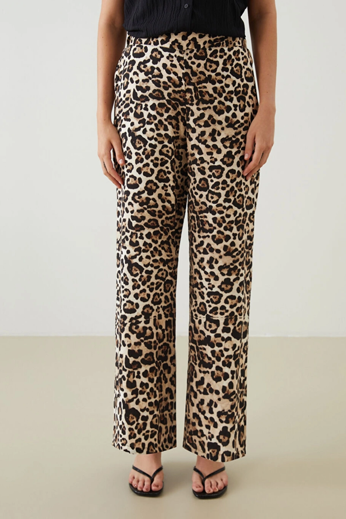 LCWAIKIKI Classic Siyah Beli Lastikli Leopar Desenli Kadın Pantolon