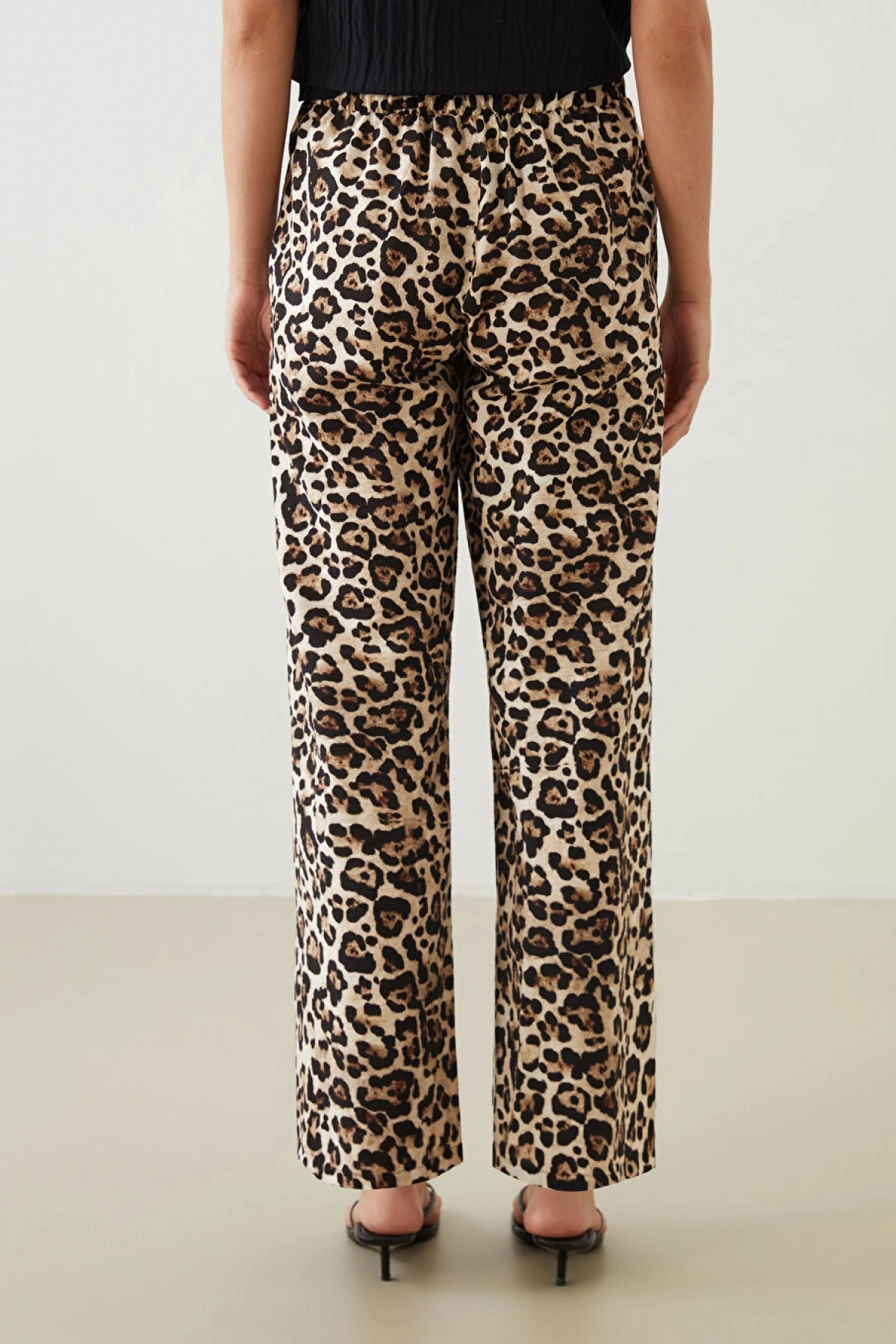 LCWAIKIKI Classic Siyah Beli Lastikli Leopar Desenli Kadın Pantolon