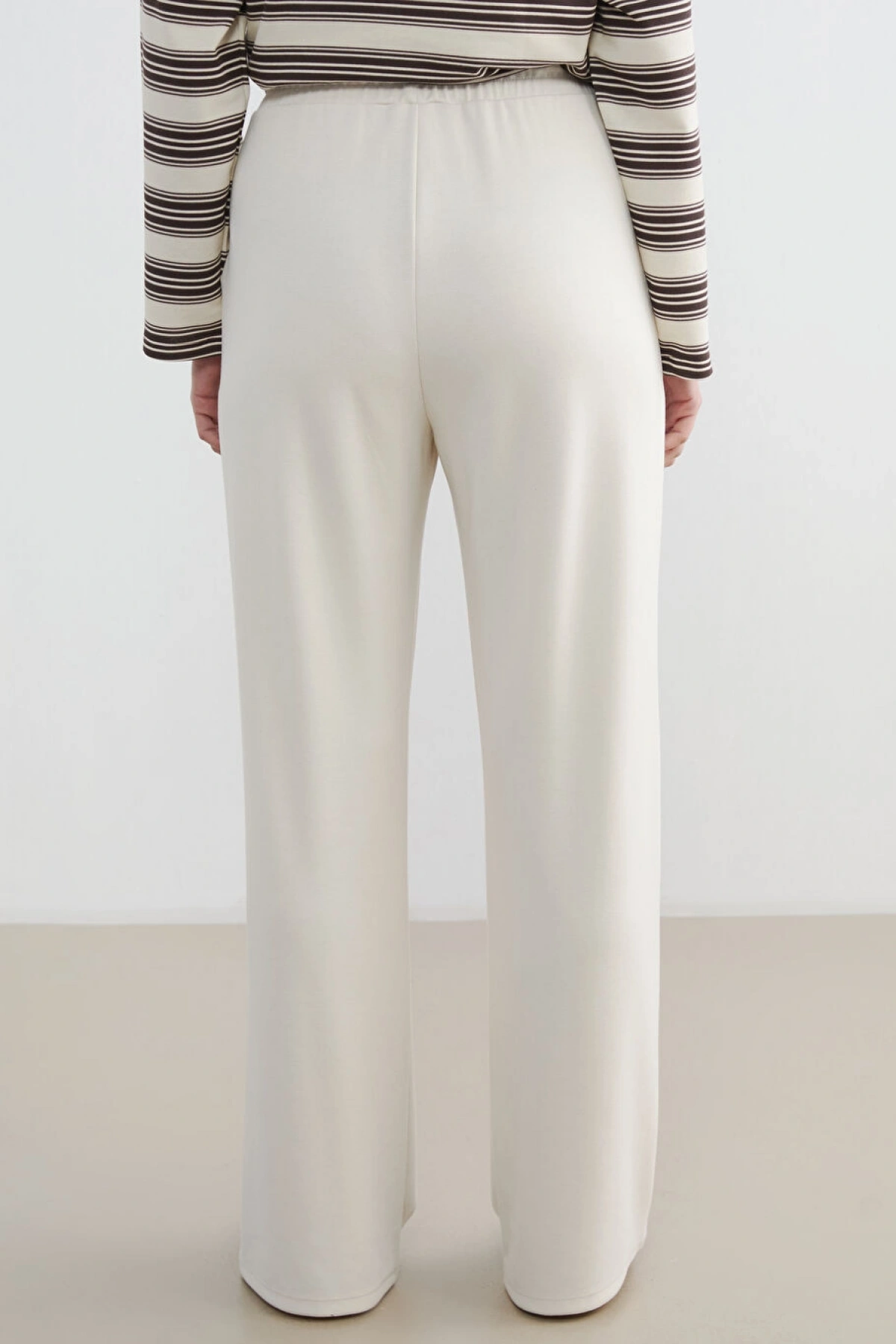 LCW Modest Bej Beli Lastikli Soft Touch Kadın Eşofman Altı