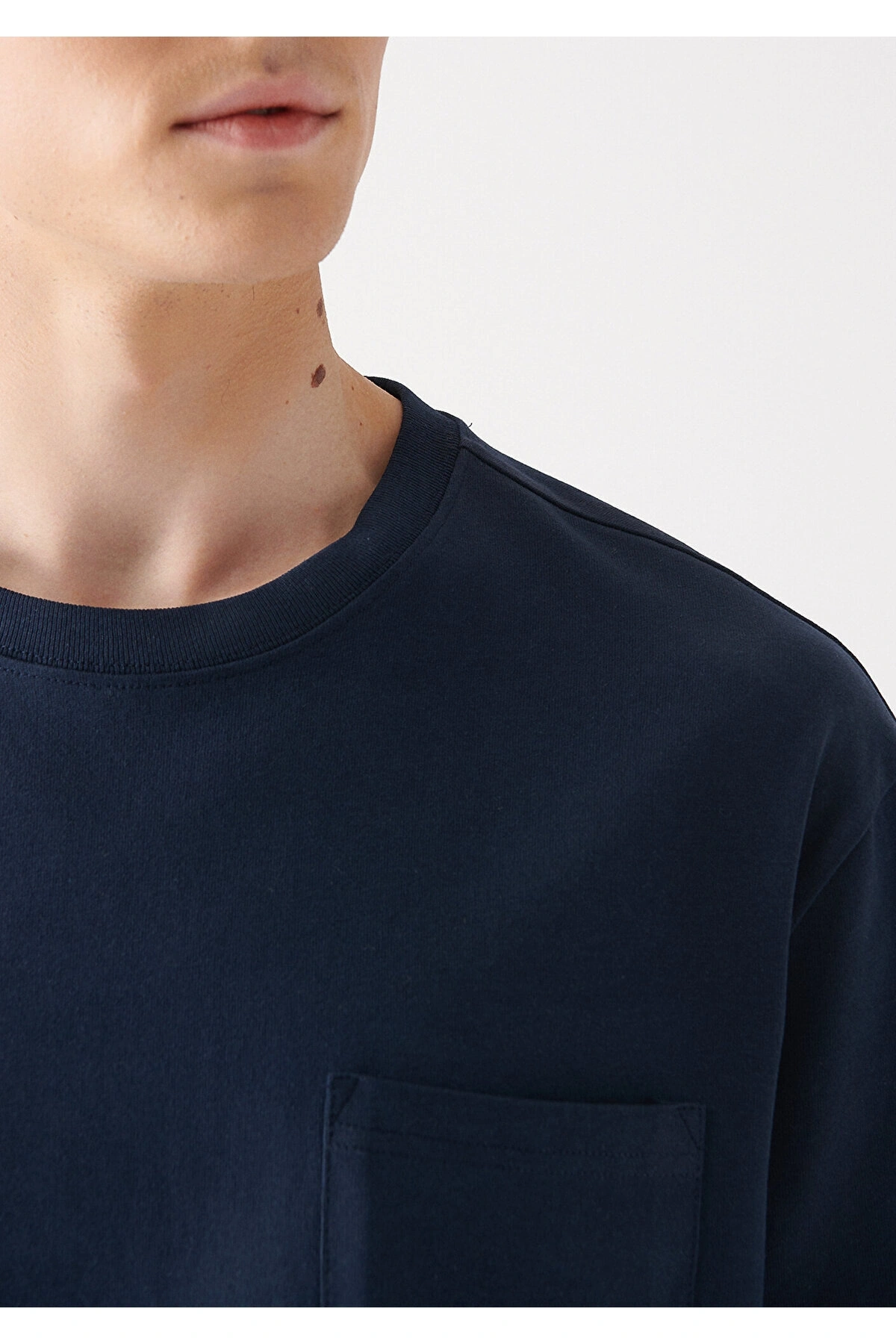 Mavi Cepli Lacivert Basic Tişört Loose Fit / Bol Rahat Kesim