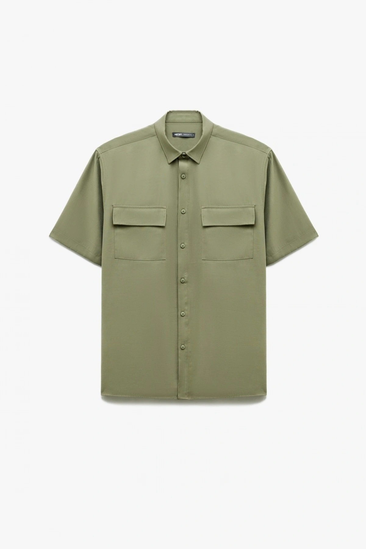 KOTON Düğmeli Klasik Yaka Kapaklı Cep Detaylı Rayon Regular Fit Viskon Kısa Kollu Gömlek
