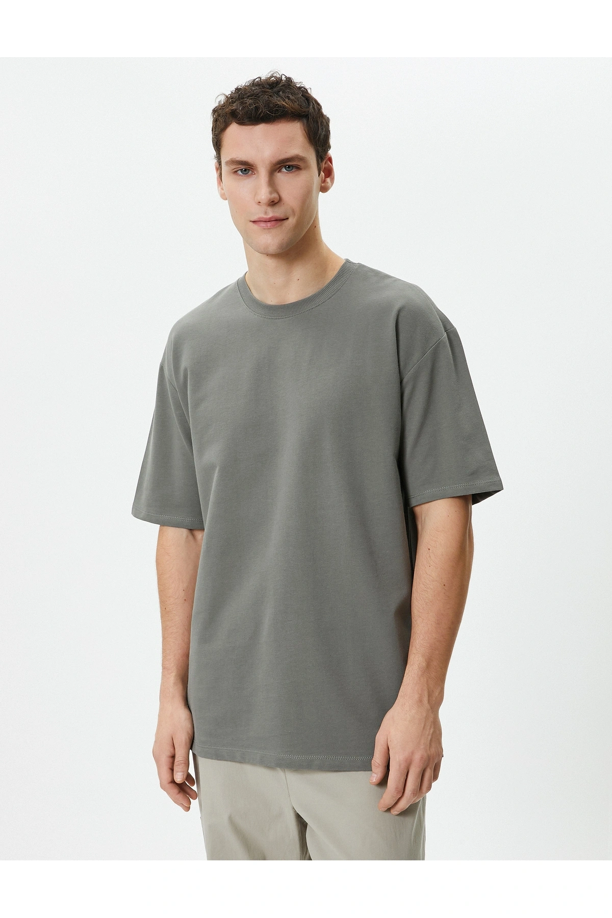 Basic Oversize Tişört Bisiklet Yaka Düşük Omuzlu Kısa Kollu Pamuklu