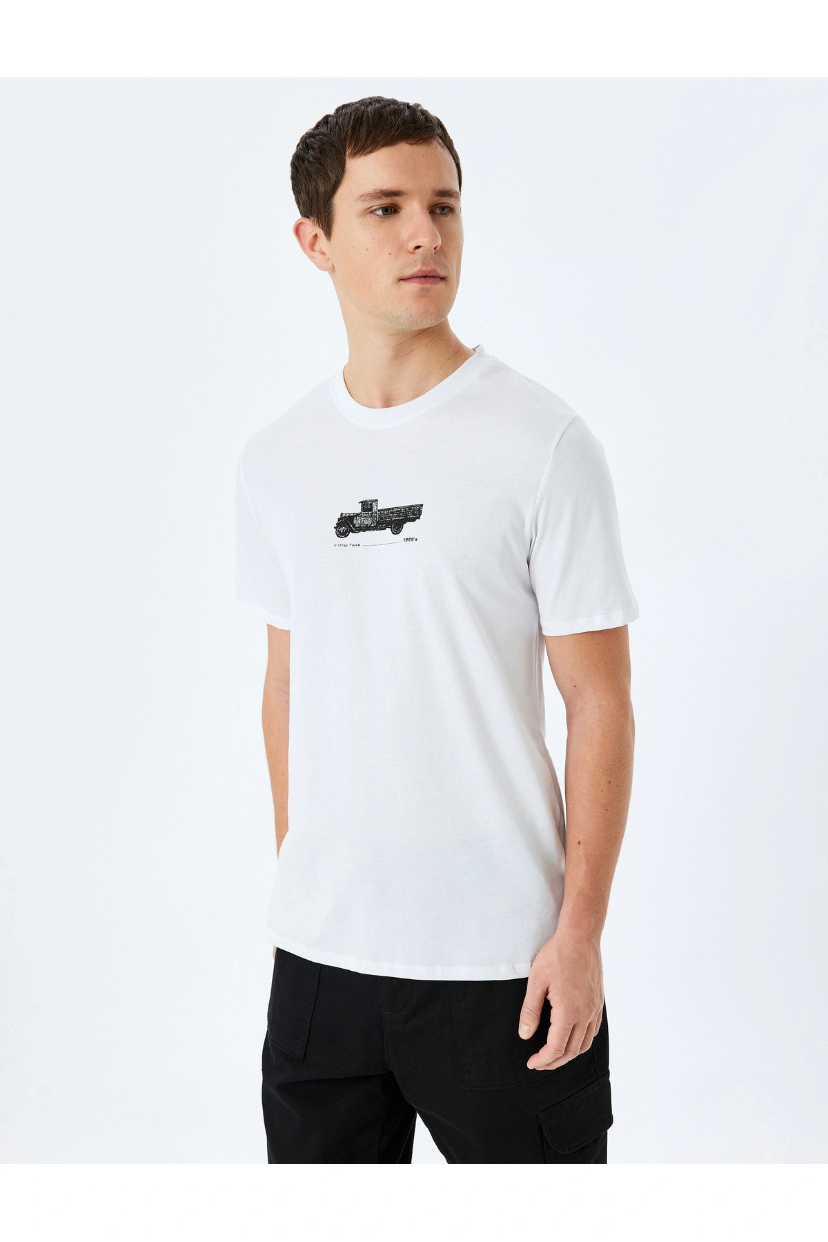 Koton Kısa Kollu Pamuklu Bisiklet Yaka Baskılı Slim Fit Tişört