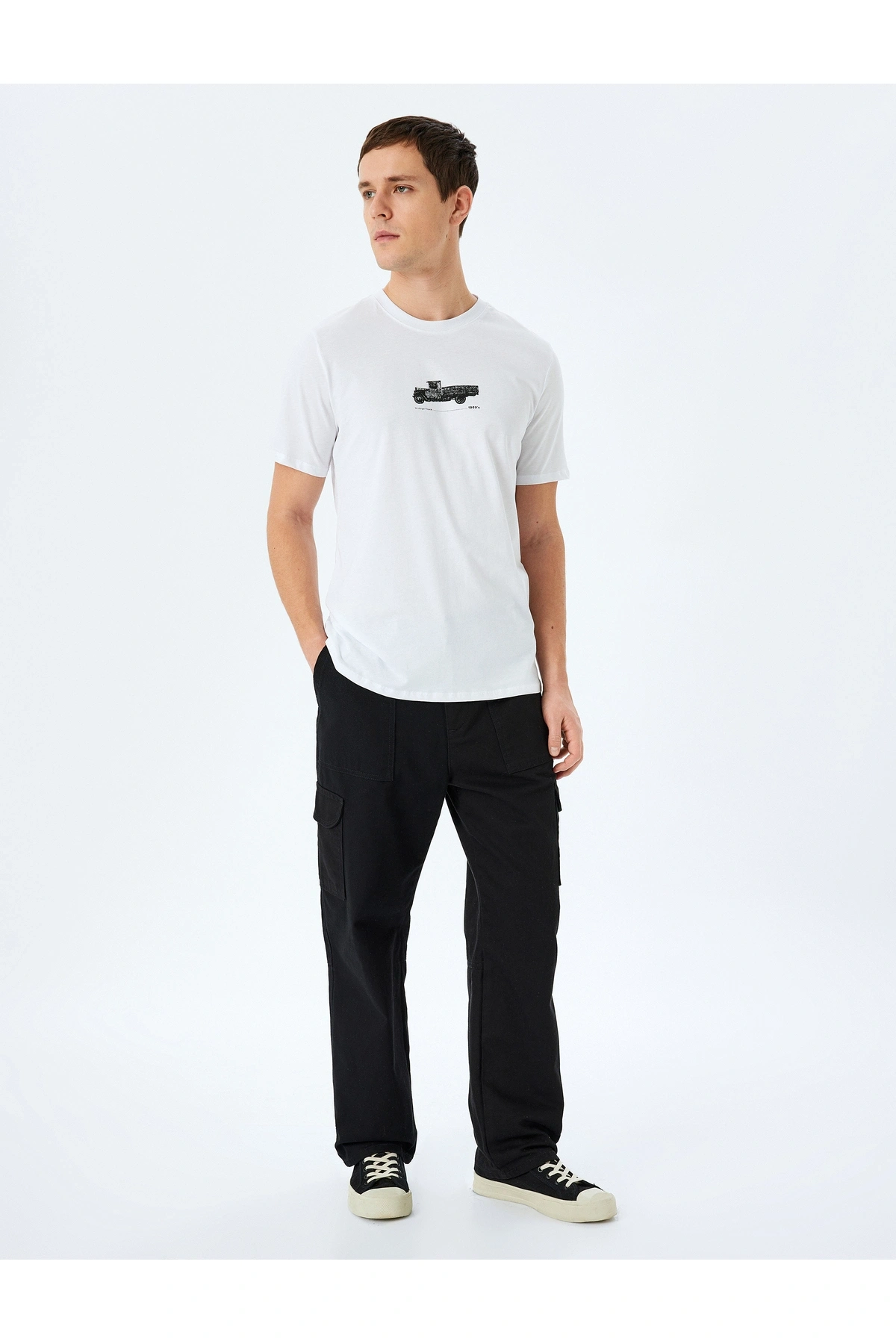 Koton Kısa Kollu Pamuklu Bisiklet Yaka Baskılı Slim Fit Tişört