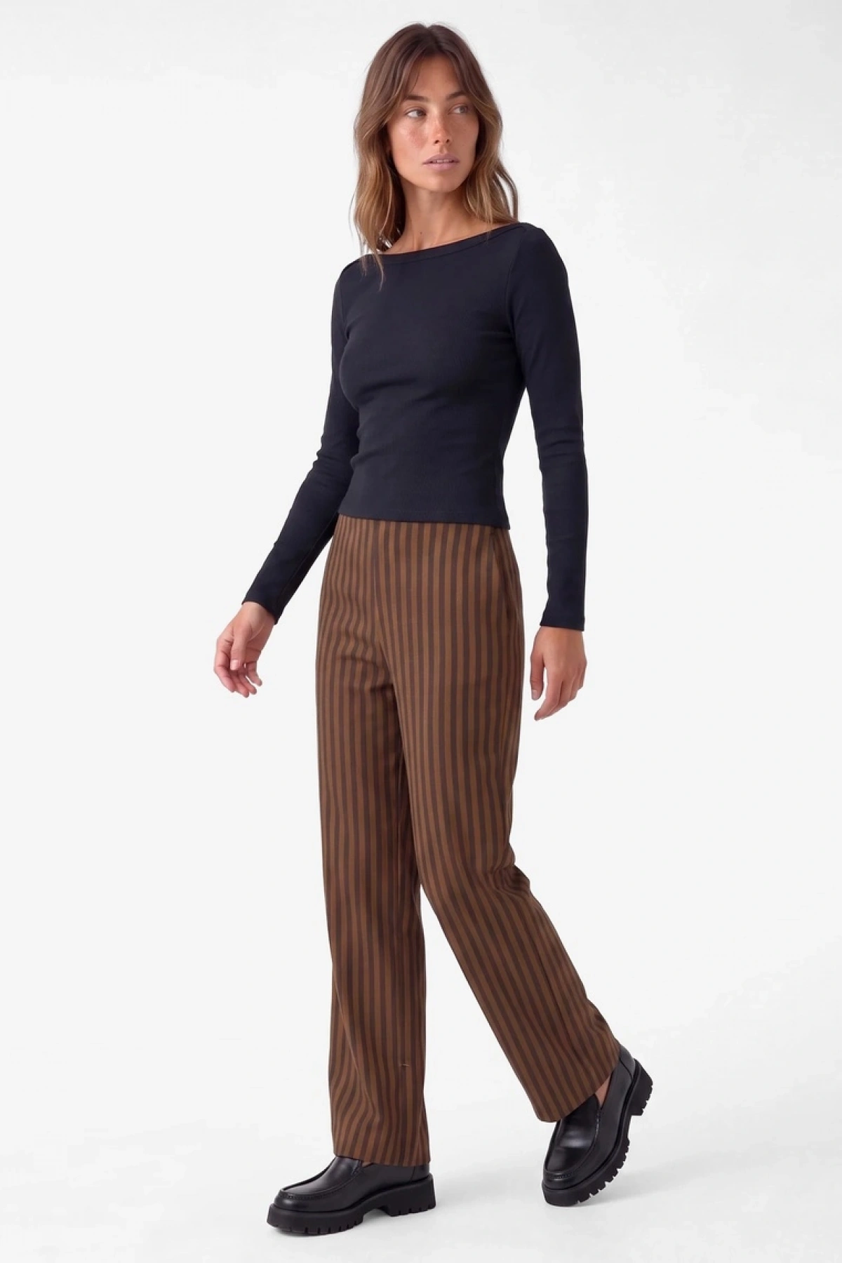 Slim Fit Pamuklu Kayık Yaka Uzun Kollu Basic Tişört