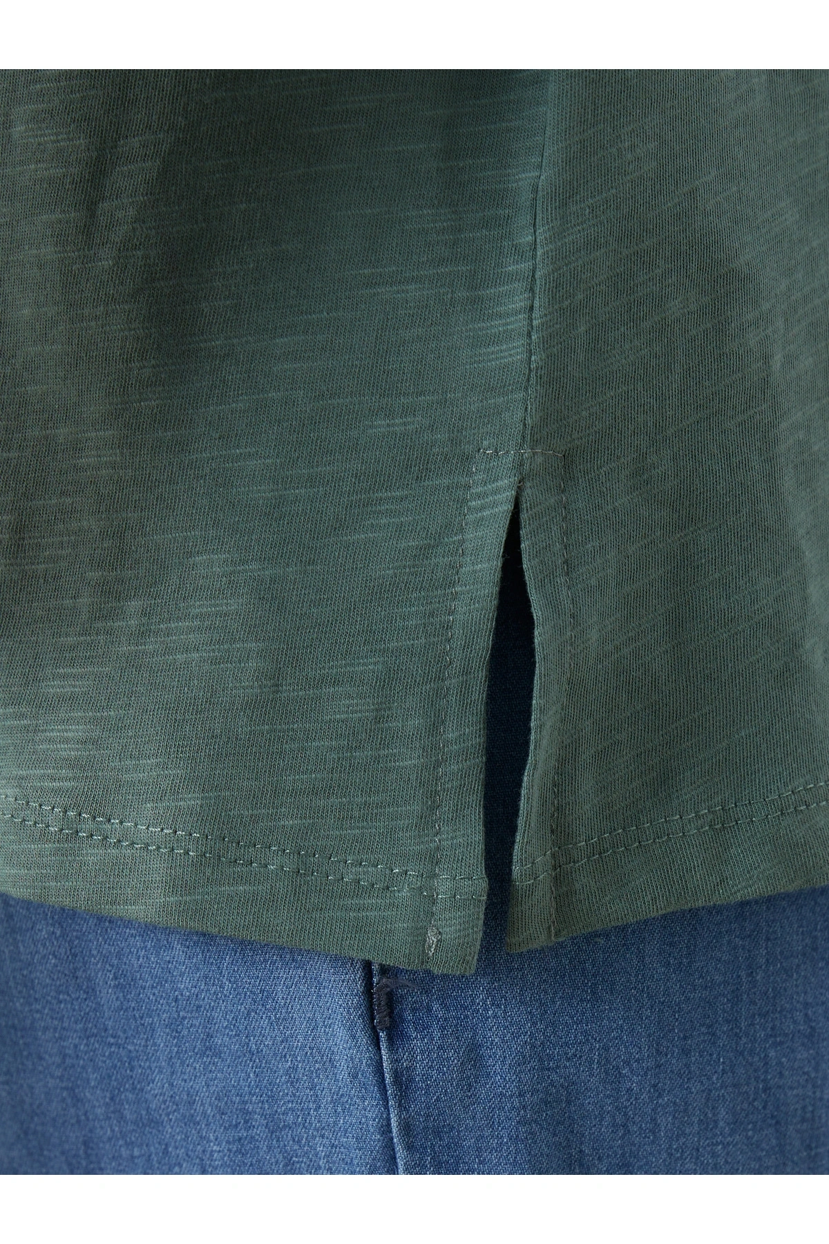 Bağlamalı Yaka Nakışlı Bluz