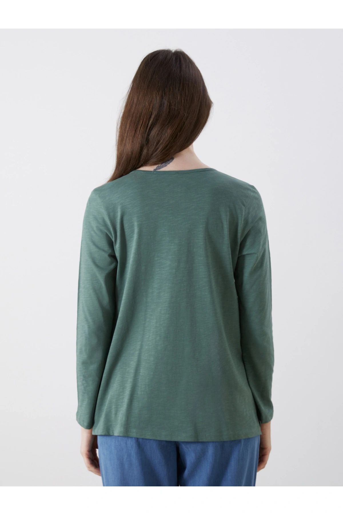 Bağlamalı Yaka Nakışlı Bluz