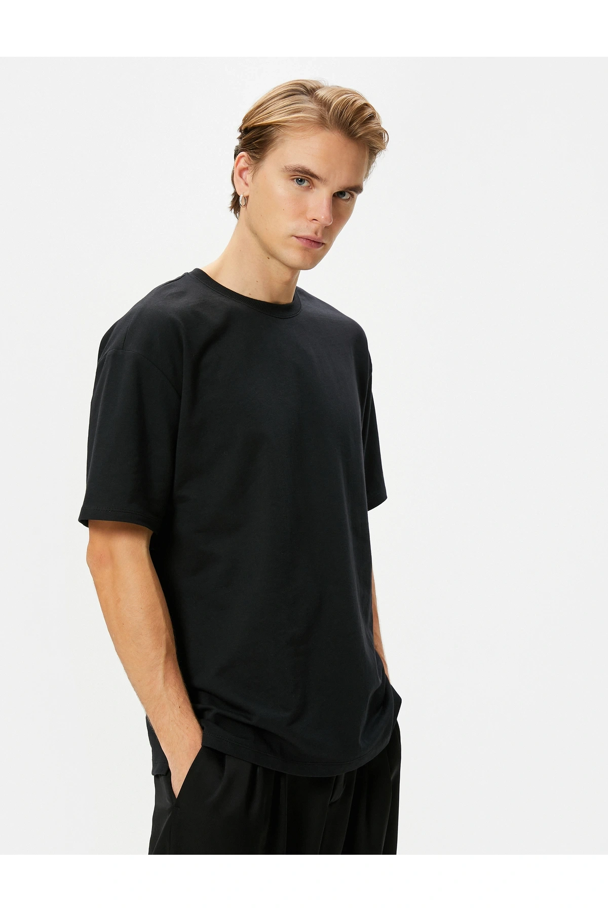 Basic Oversize Tişört Bisiklet Yaka Düşük Omuzlu Kısa Kollu Pamuklu