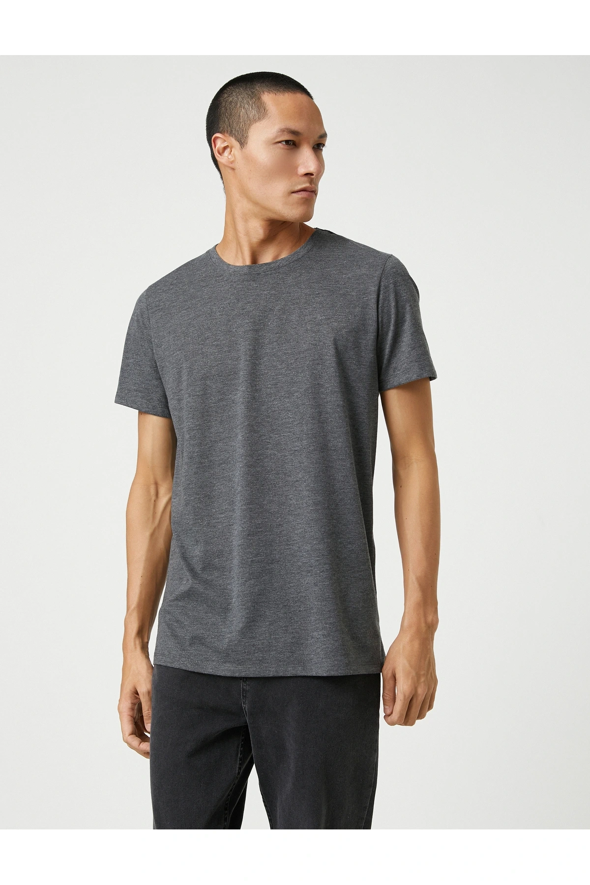 Basic Tişört Slim Fit Bisiklet Yaka Kısa Kollu Pamuklu