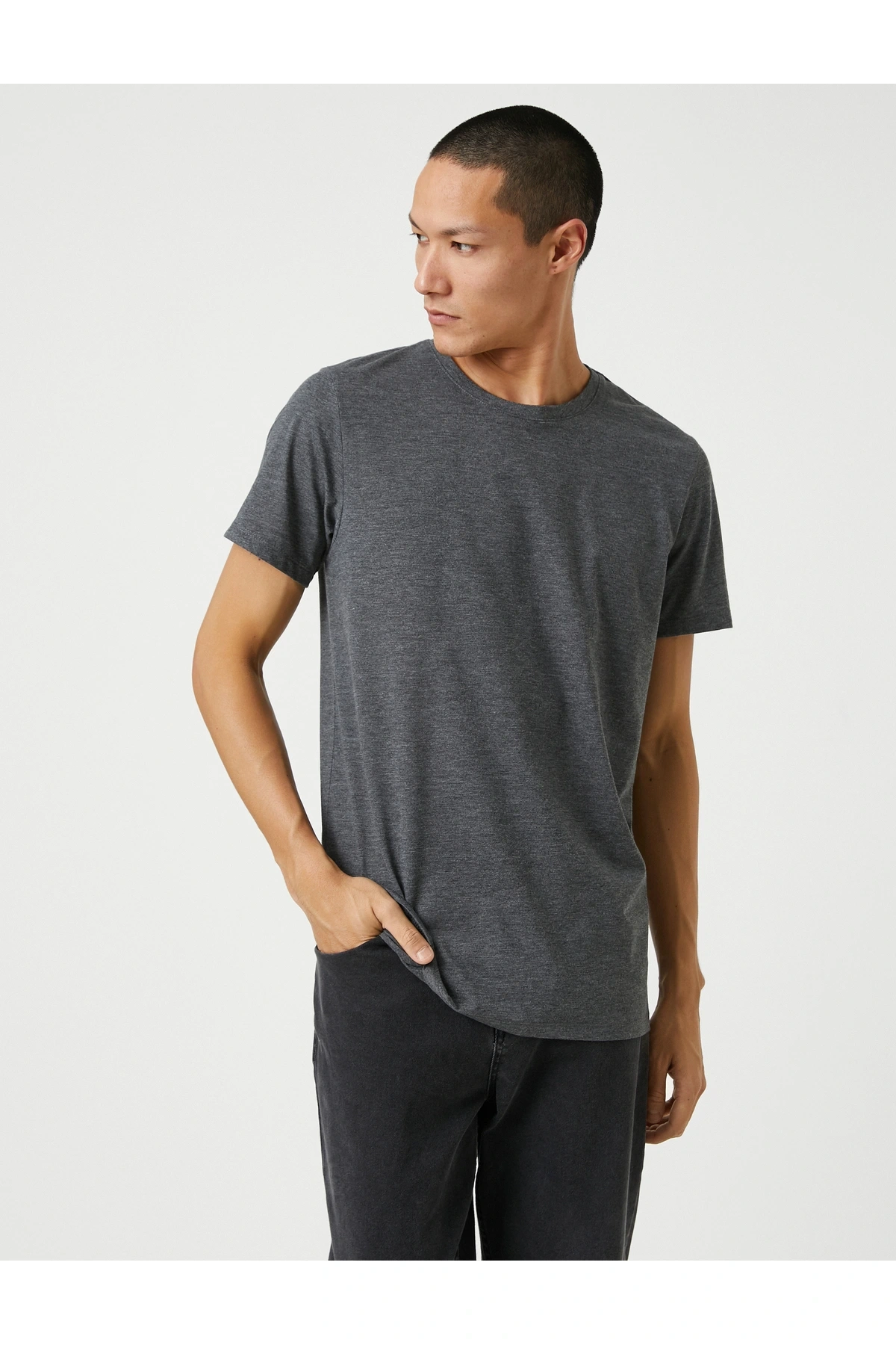 Basic Tişört Slim Fit Bisiklet Yaka Kısa Kollu Pamuklu
