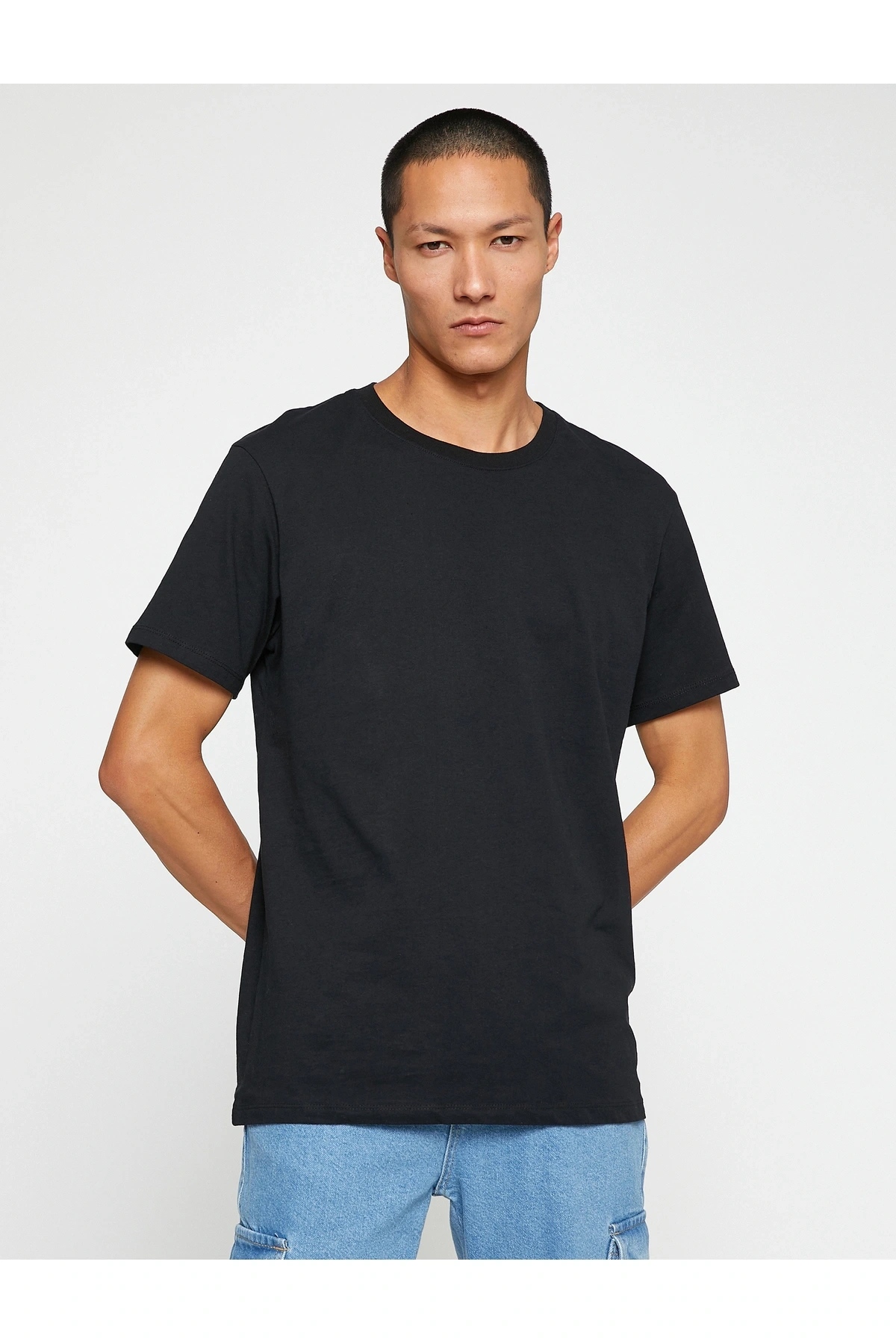 Basic Tişört Slim Fit Bisiklet Yaka Kısa Kollu Pamuklu