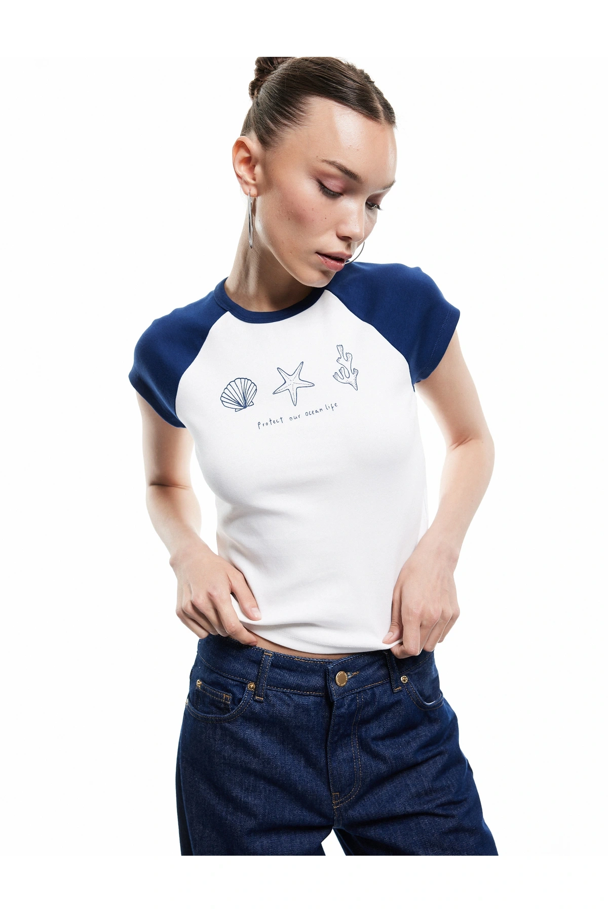 Baskılı Renk Bloklu Slim Fit Kısa Kollu Tişört