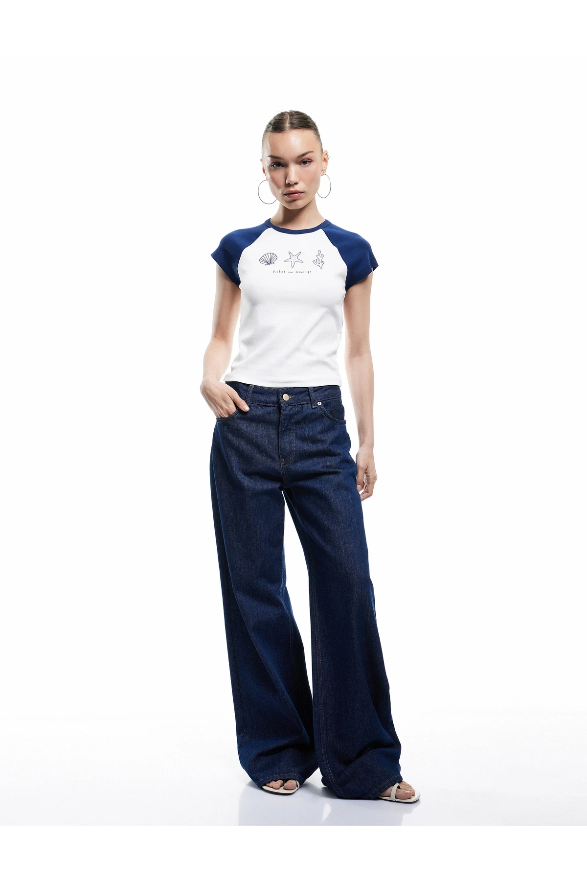 Baskılı Renk Bloklu Slim Fit Kısa Kollu Tişört