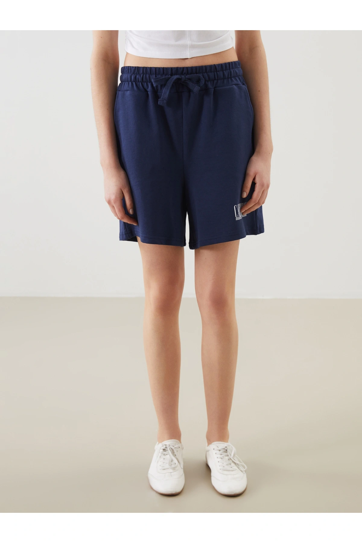 Beli Lastikli California Baskılı Kadın Şort