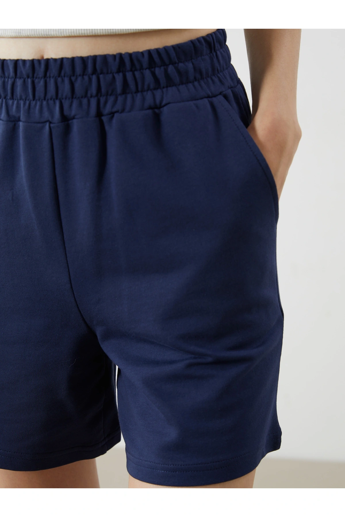 Beli Lastikli Kadın Şort