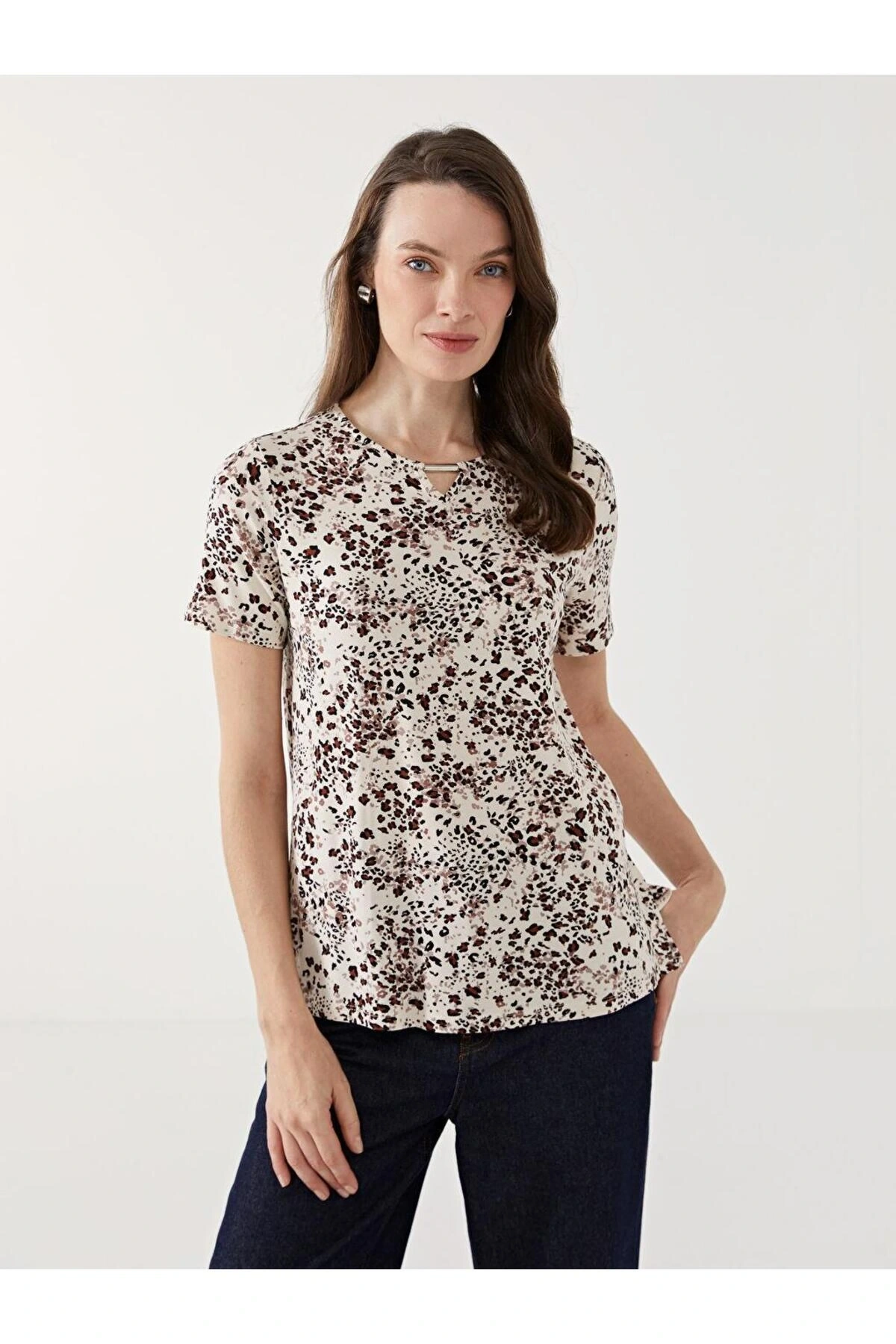 LC WAİKİKİ 1299,99Bisiklet Yaka Desenli Kadın Bluz (S5)