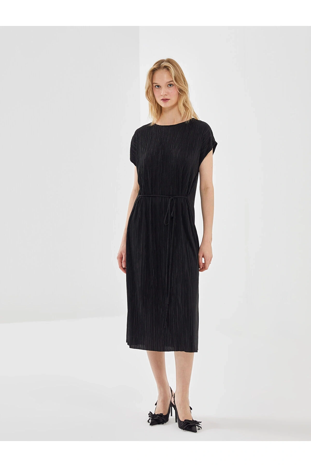 Bisiklet Yaka Dokulu Kadın Elbise