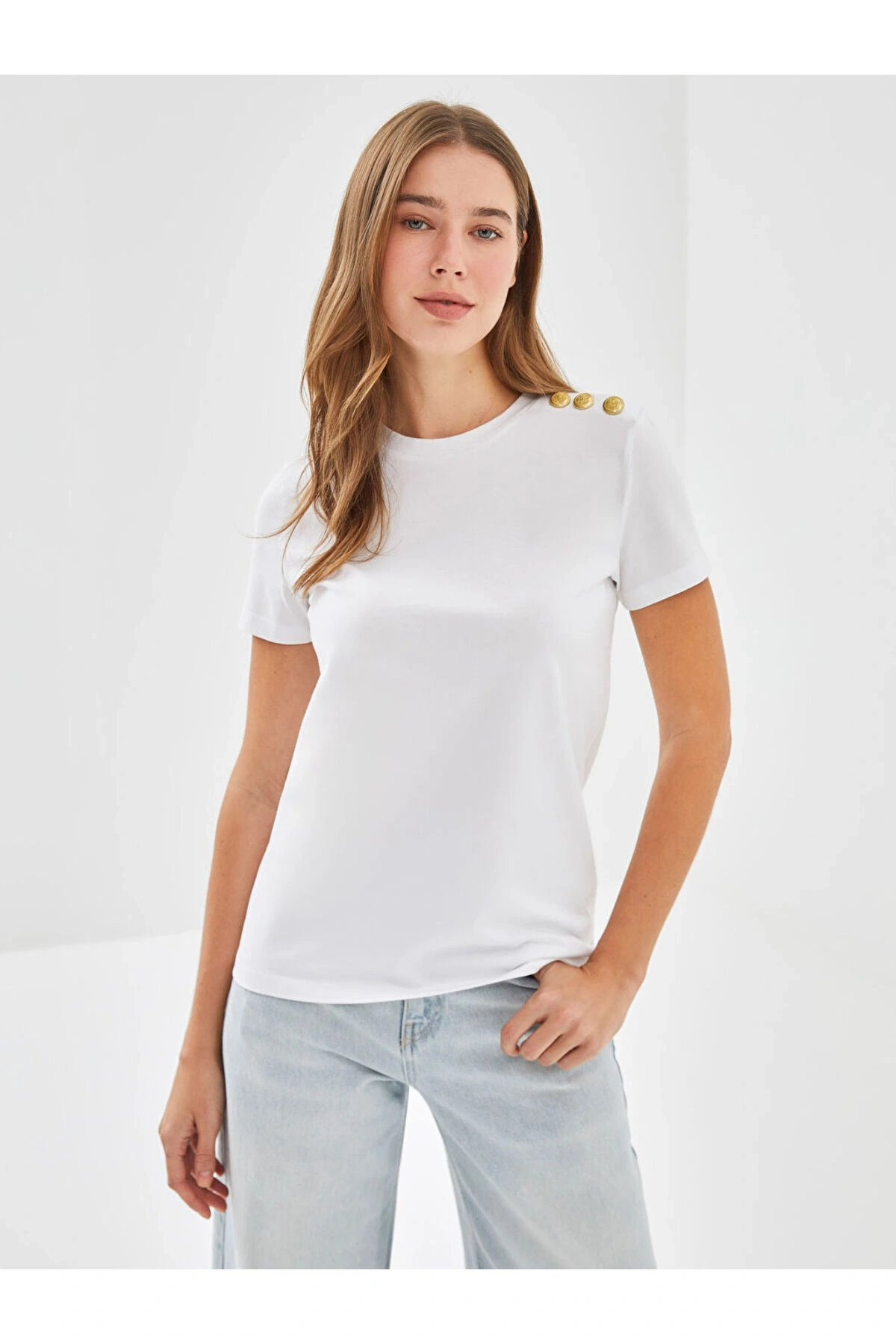 LC WAİKİKİ Bisiklet Yaka Kadın Tişört