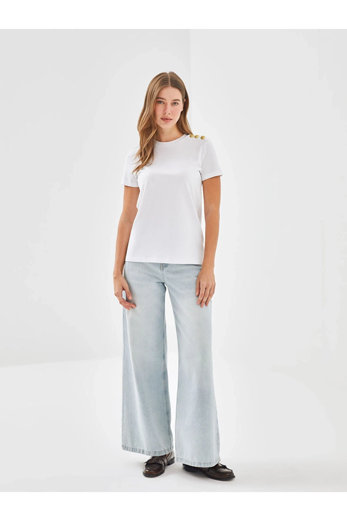 LC WAİKİKİ Bisiklet Yaka Kadın Tişört