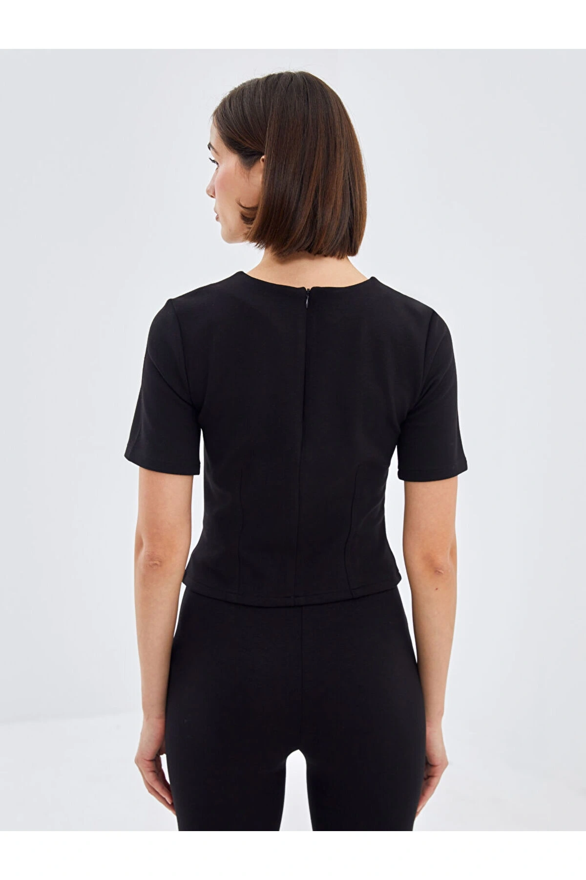 Bisiklet Yaka Kadın Tişört