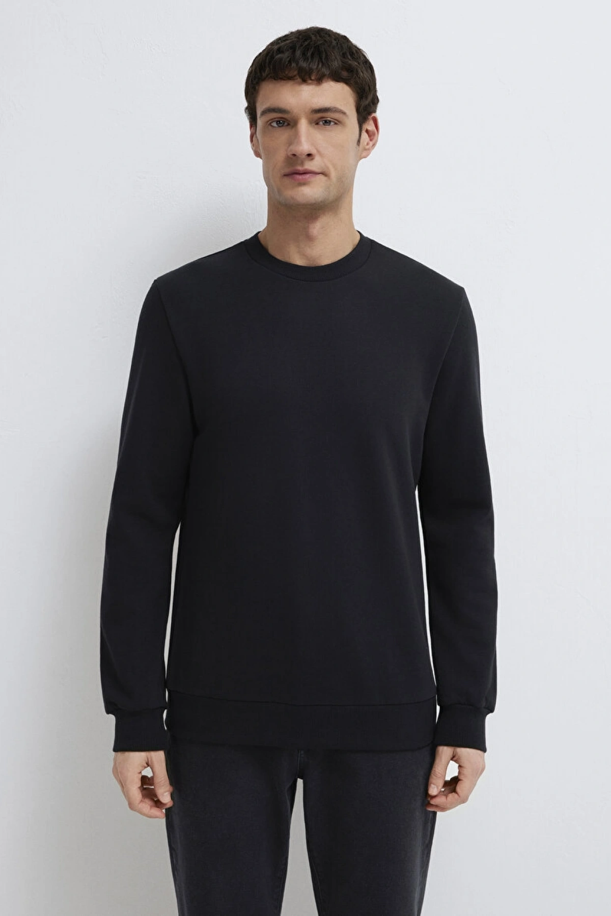 Bisiklet Yaka Siyah Sweatshirt