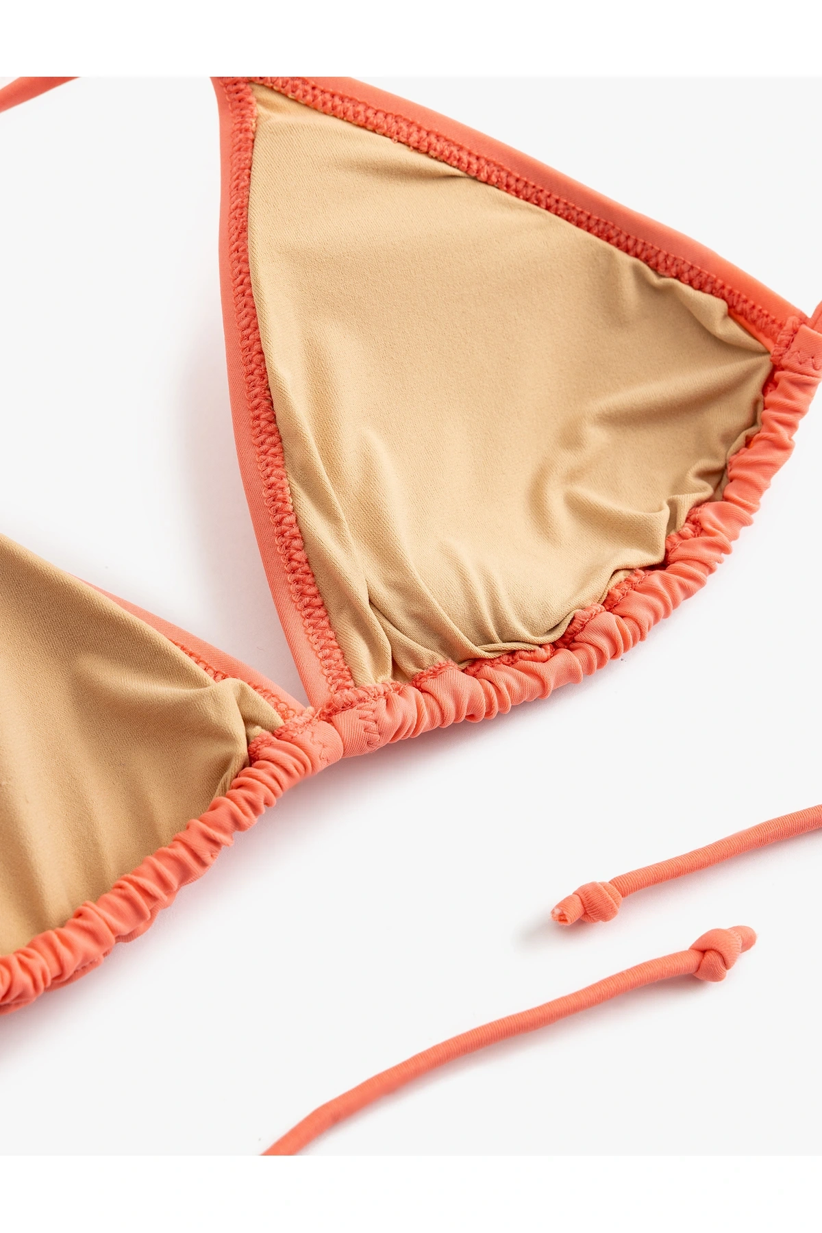 Boyundan Bağlamalı İpli Üçgen Bikini Üstü