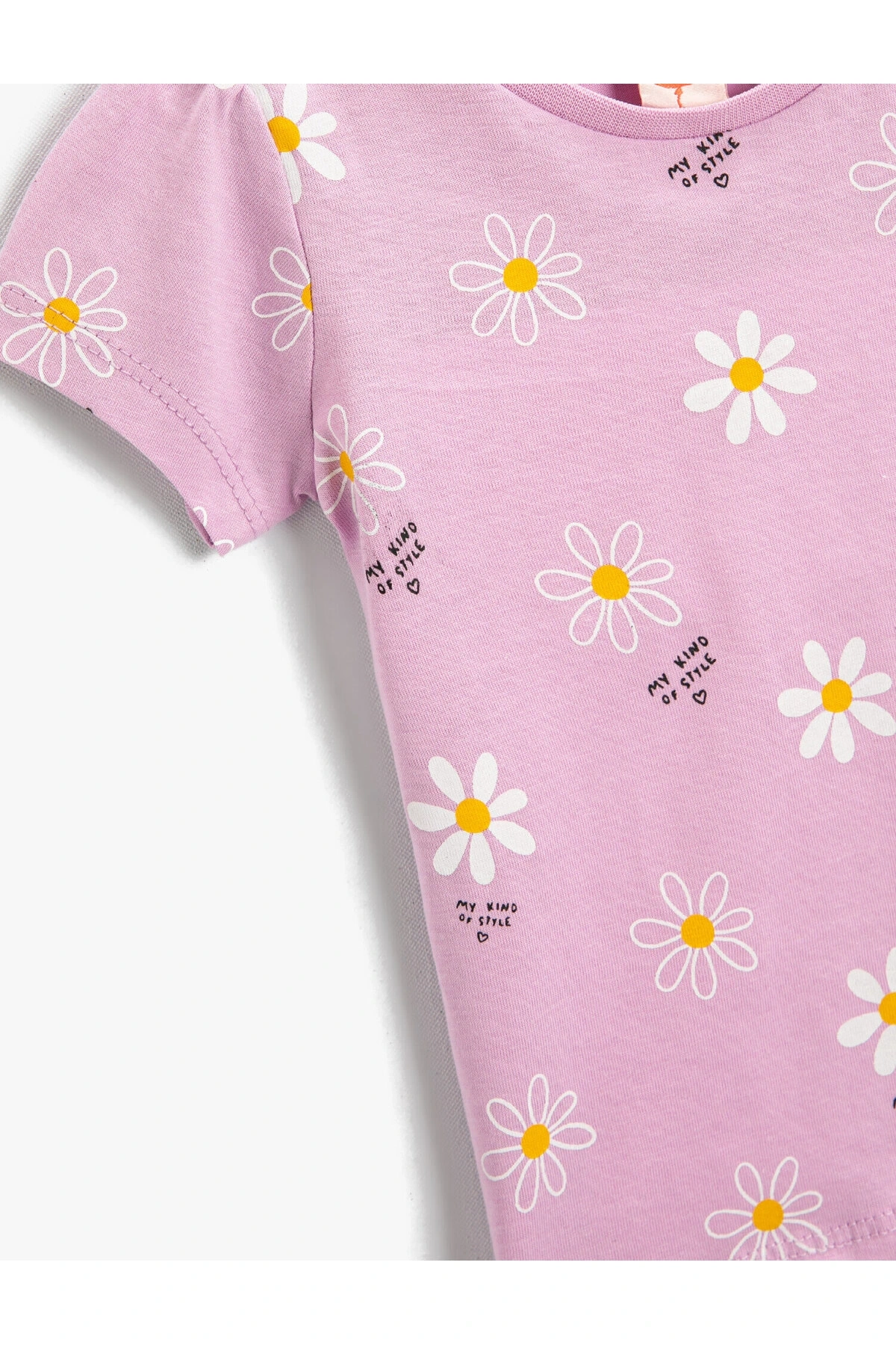 Çiçek Baskılı Kısa Kollu Tişört