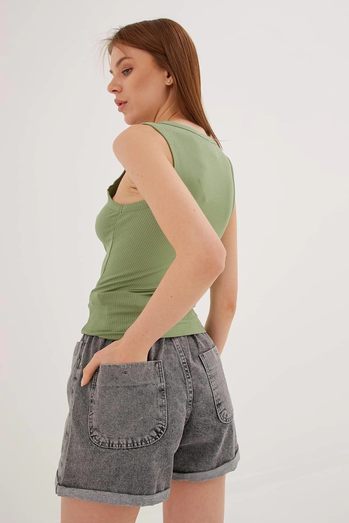 Fashion Friends Crop Atlet Haki