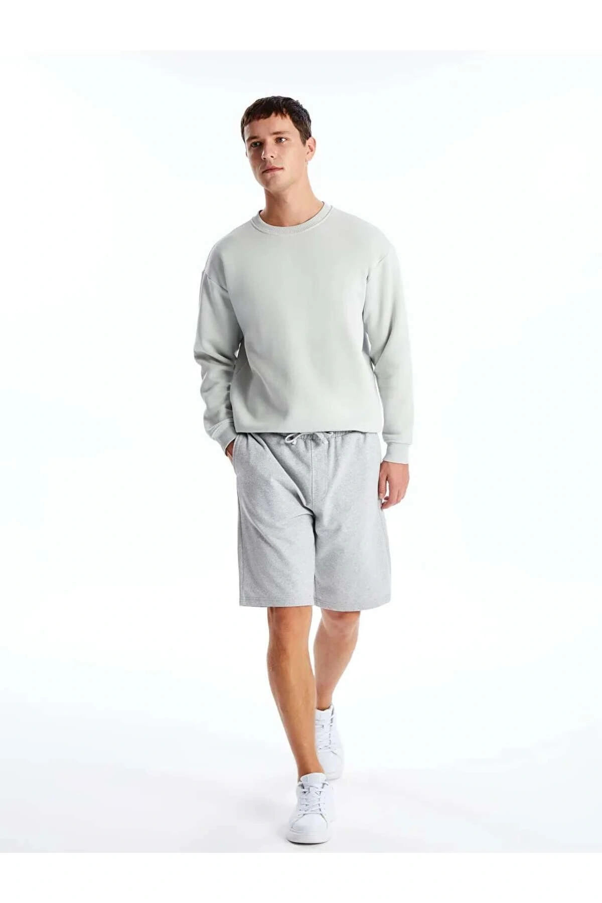 Gri Standart Kalıp Pike Erkek Şort