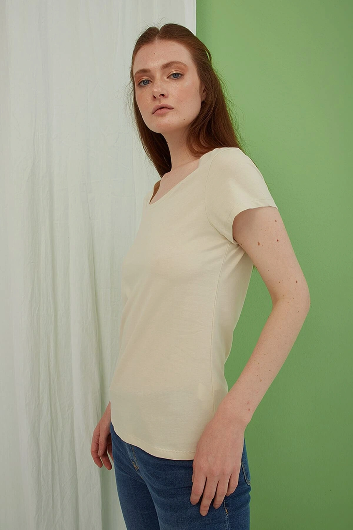 Havuz Yaka T-shirt Bej