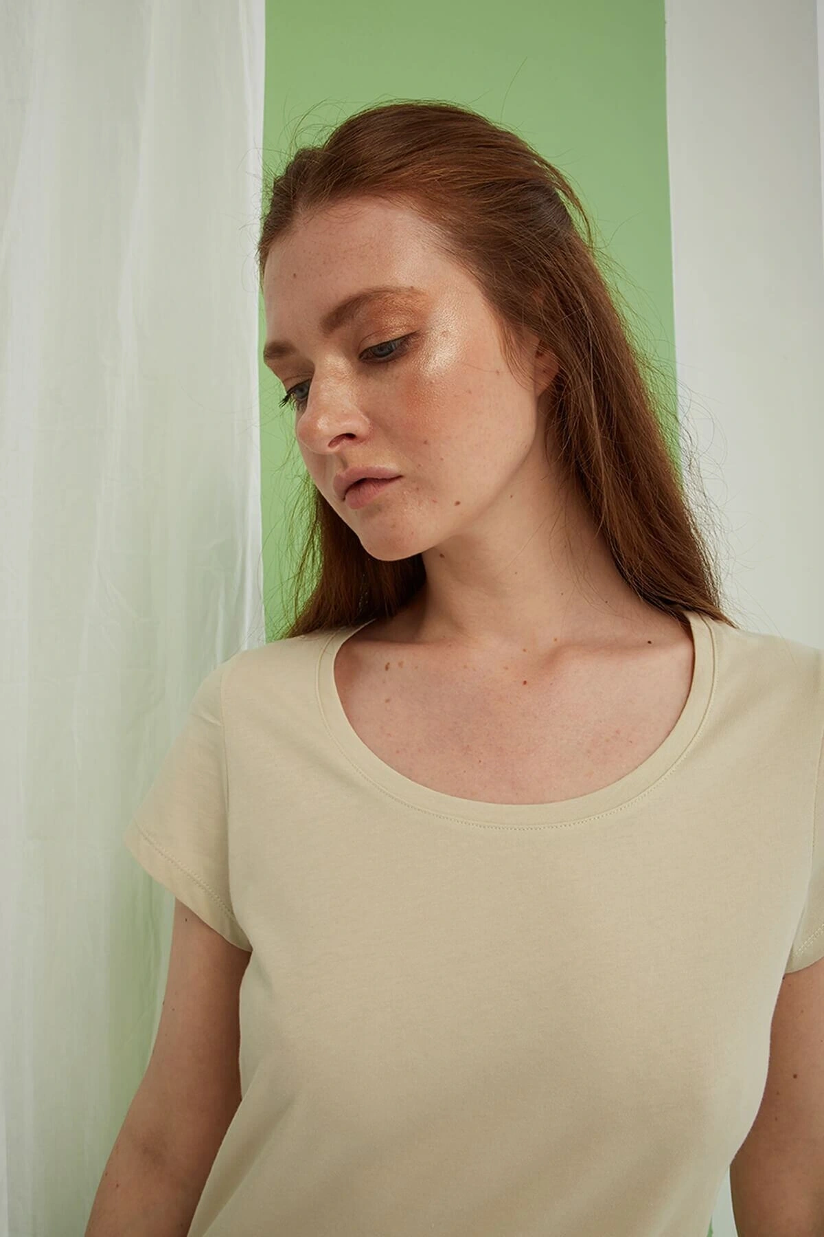 Havuz Yaka T-shirt Bej