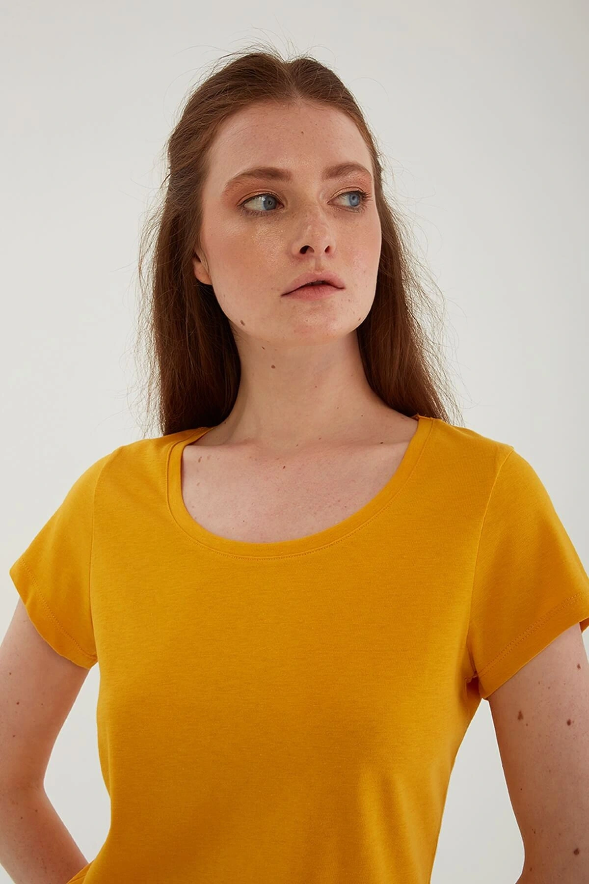 Havuz Yaka T-shirt Sarı