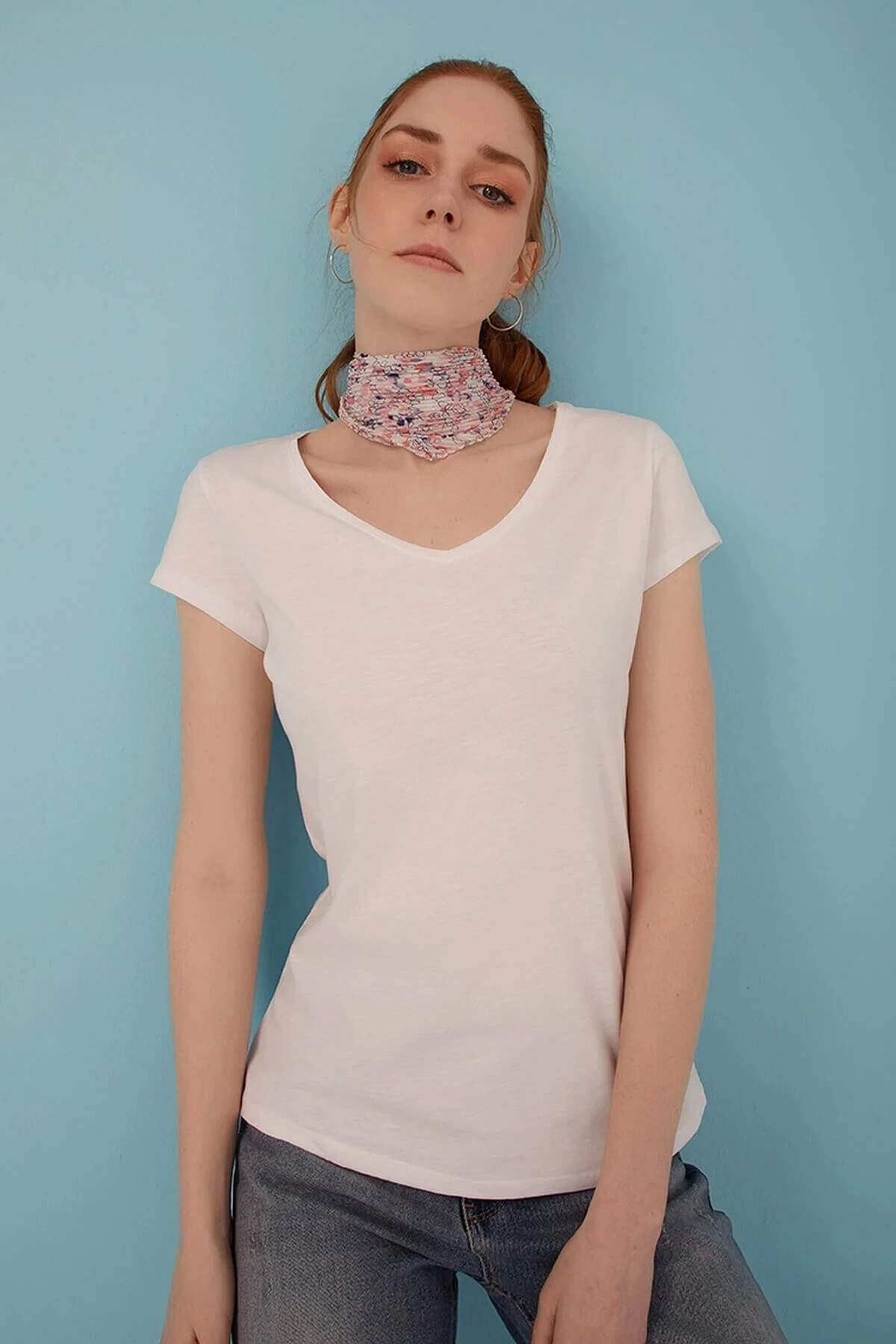 Kadın Beyaz V Yaka Tshirt