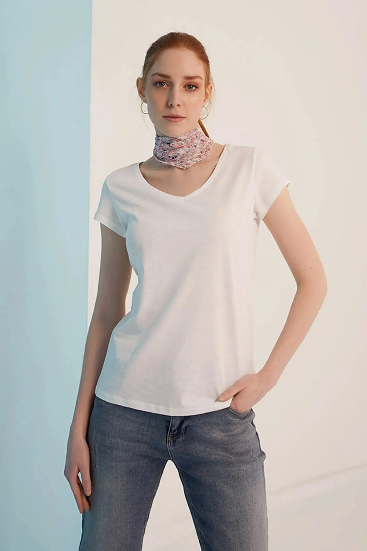 Kadın Beyaz V Yaka Tshirt