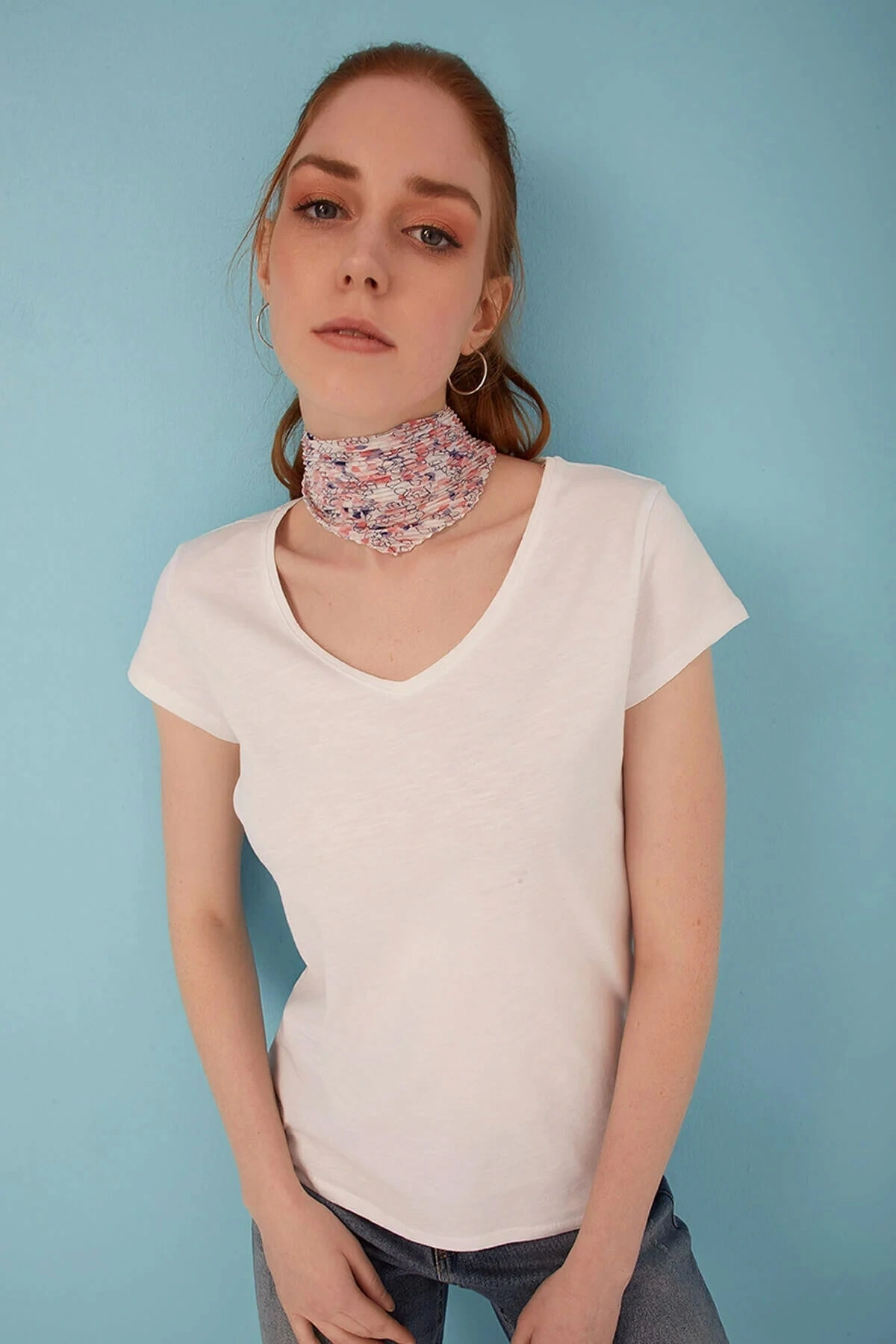 Kadın Beyaz V Yaka Tshirt