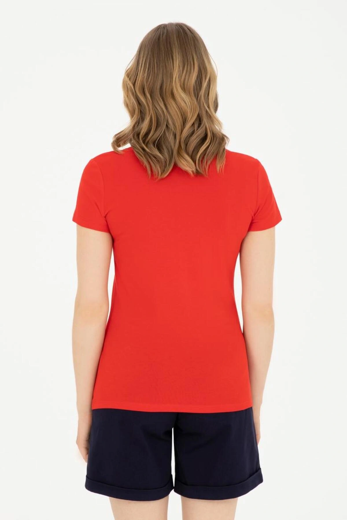Kadın Kırmızı Yaka Tişört