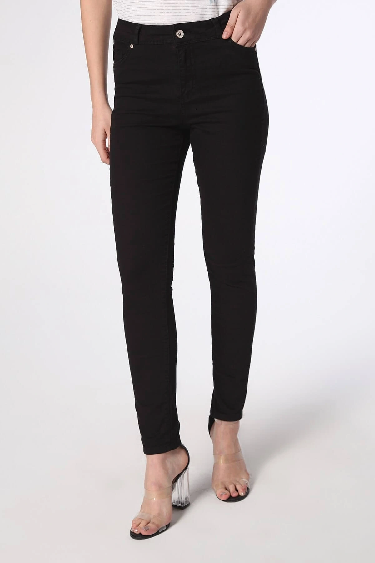 Kadın Siyah Cep Detaylı Pantolon  8B0301B1