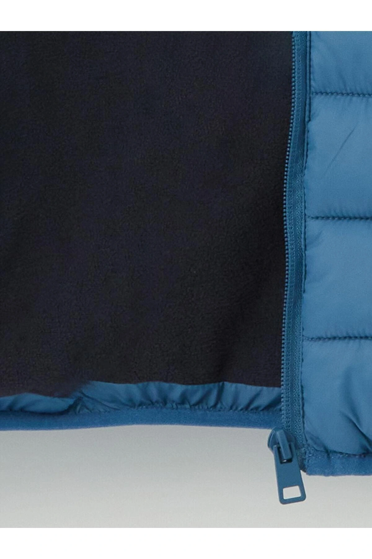 Kapüşonlu Erkek Çocuk Şişme Mont